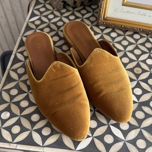 Women's Mustard Velvet Mules by Le Monde Beryl